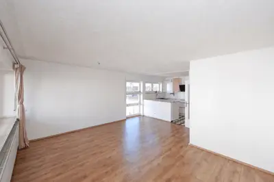 ATTRAKTIVE 4-ZIMMER-WOHNUNG MIT 2 BALKONEN- ZENTRUMSNAH IN AALEN