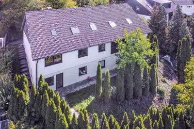 GROßZÜGIGES ZUHAUSE IN TRAUMLAGE - NATUR, RUHE UND WEITBLICK INKLUSIVE